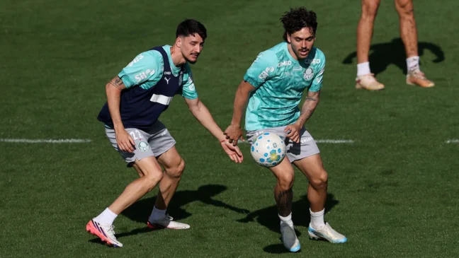 Escalação do Palmeiras: Vitor Roque faz trabalho interno e segue como dúvida para Libertadores