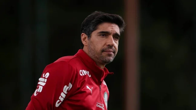 Escalação do Palmeiras: Vitor Roque pode ser titular contra Vasco pela Copa do Brasil