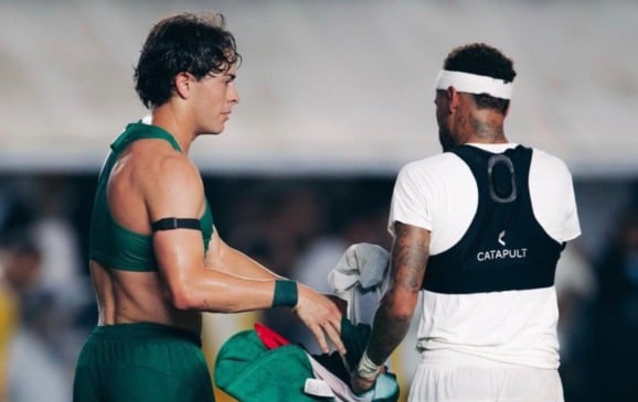 Giay trocou camisa com Neymar na Vila Belmiro. Foto: Reprodução/Instagram